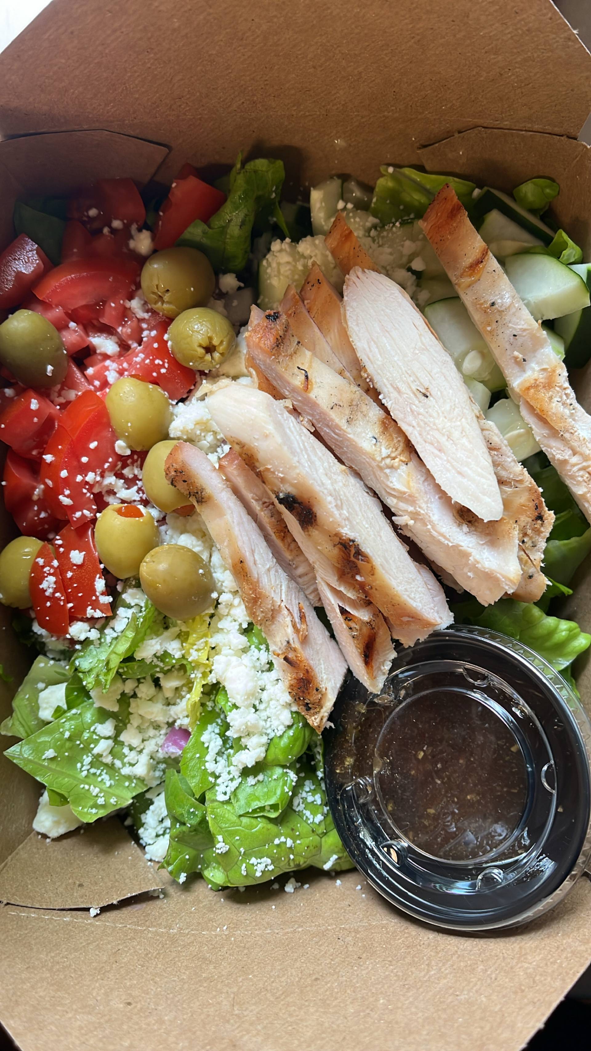 Salad) Grilled Chicken Greek Salad