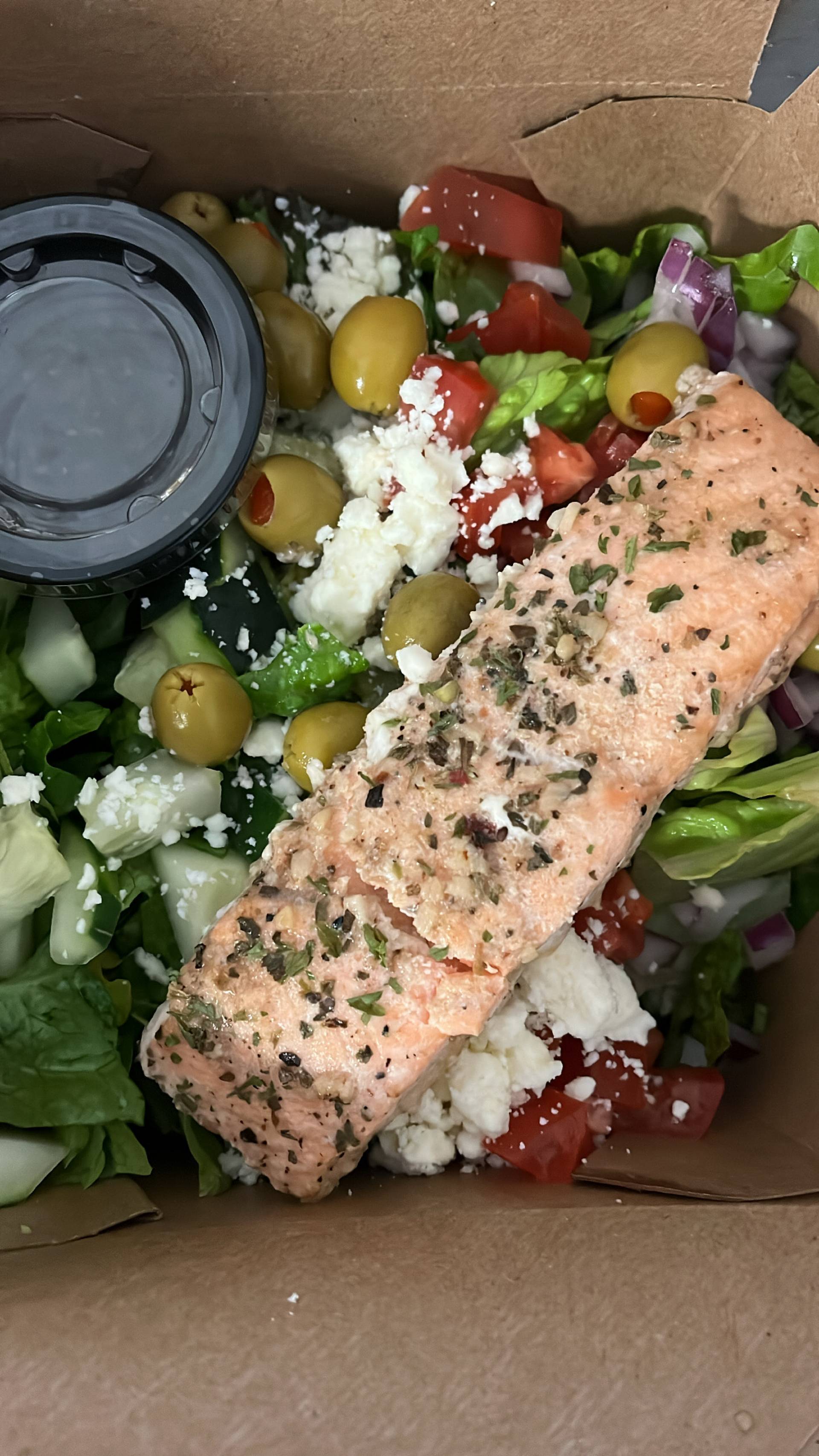 Salad) Salmon & Greek Salad