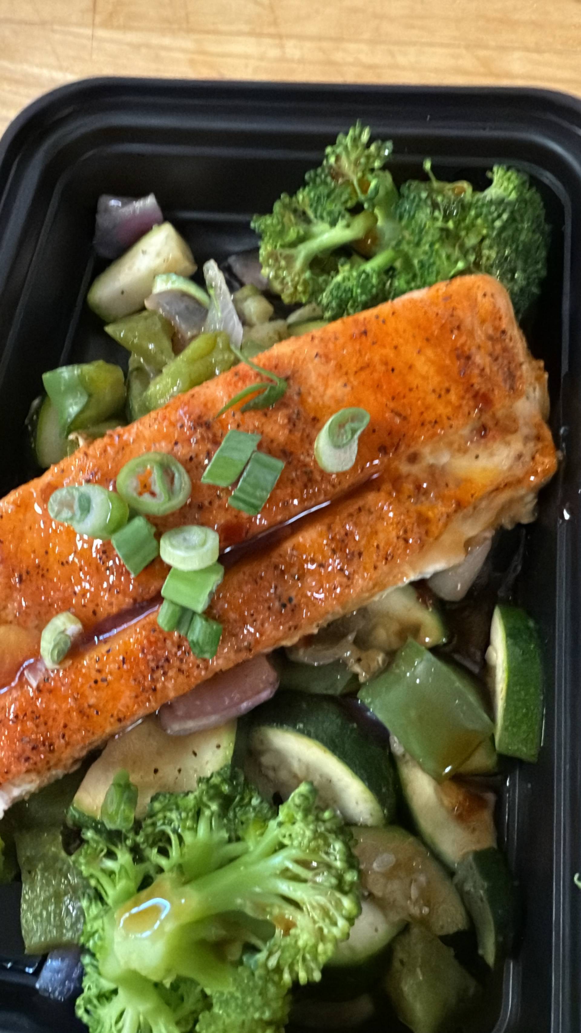 Keto Low Carb) Asian Ginger Salmon & Veggies