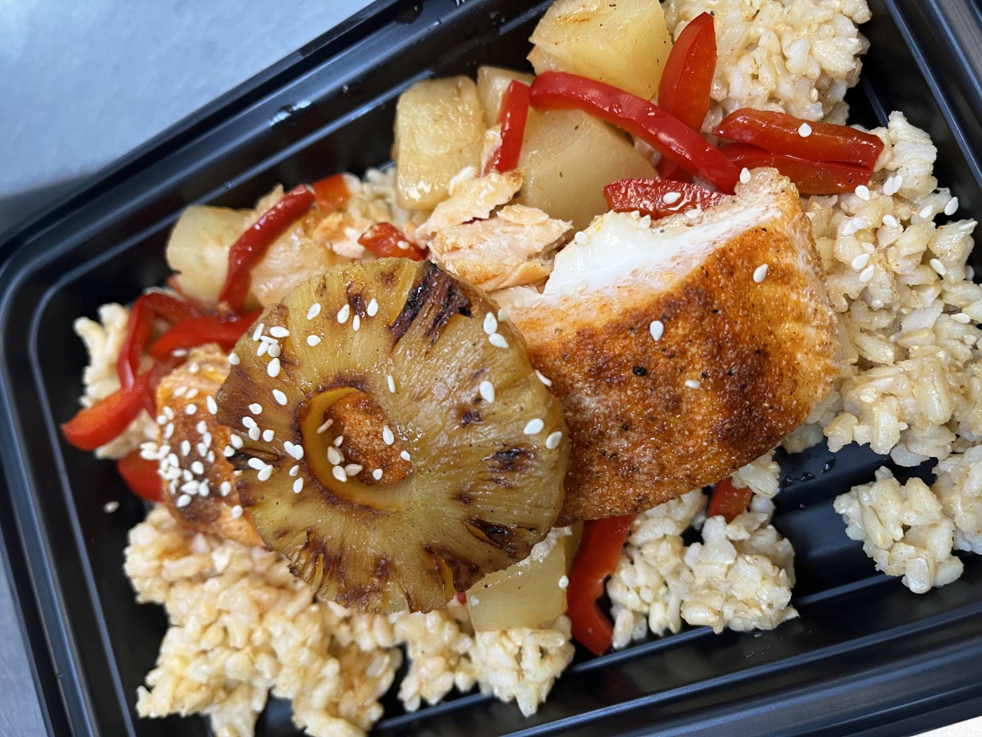 Balanced Meal DF) Salmon, Pineapple & Brown Rice