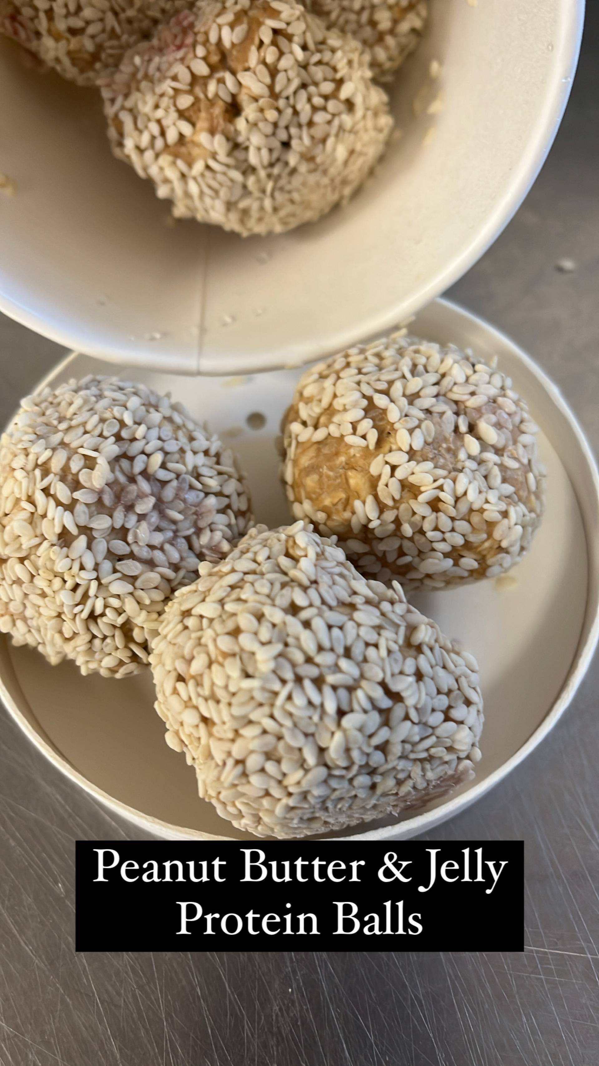 Snack) Peanut Butter & Jelly Power Protein Balls (6)
