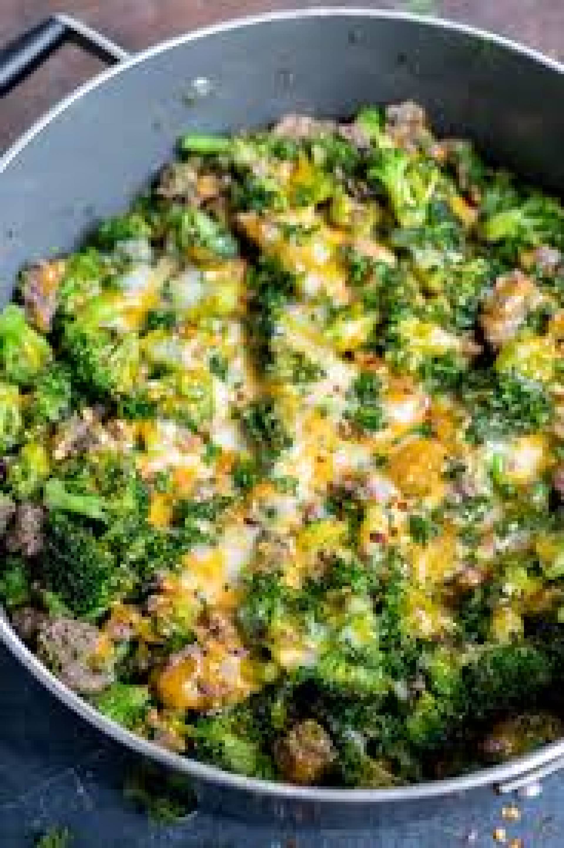 Keto/ Low Carb) Garlic Buffalo Beef, Broccoli & Cheddar