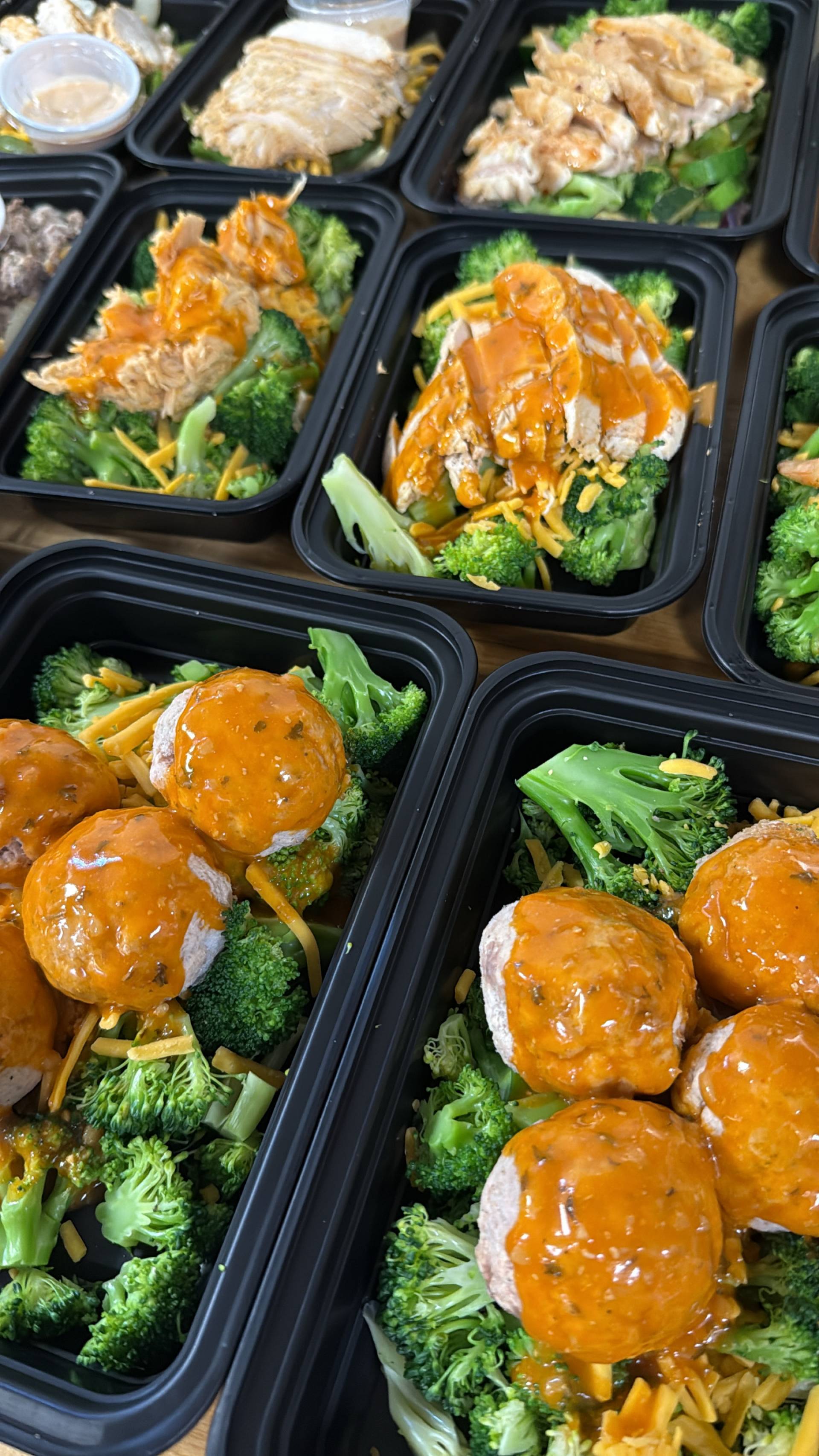 Keto/ Low Carb) Garlic Buffalo Turkey Meatballs, Broccoli & Cheddar Cheese