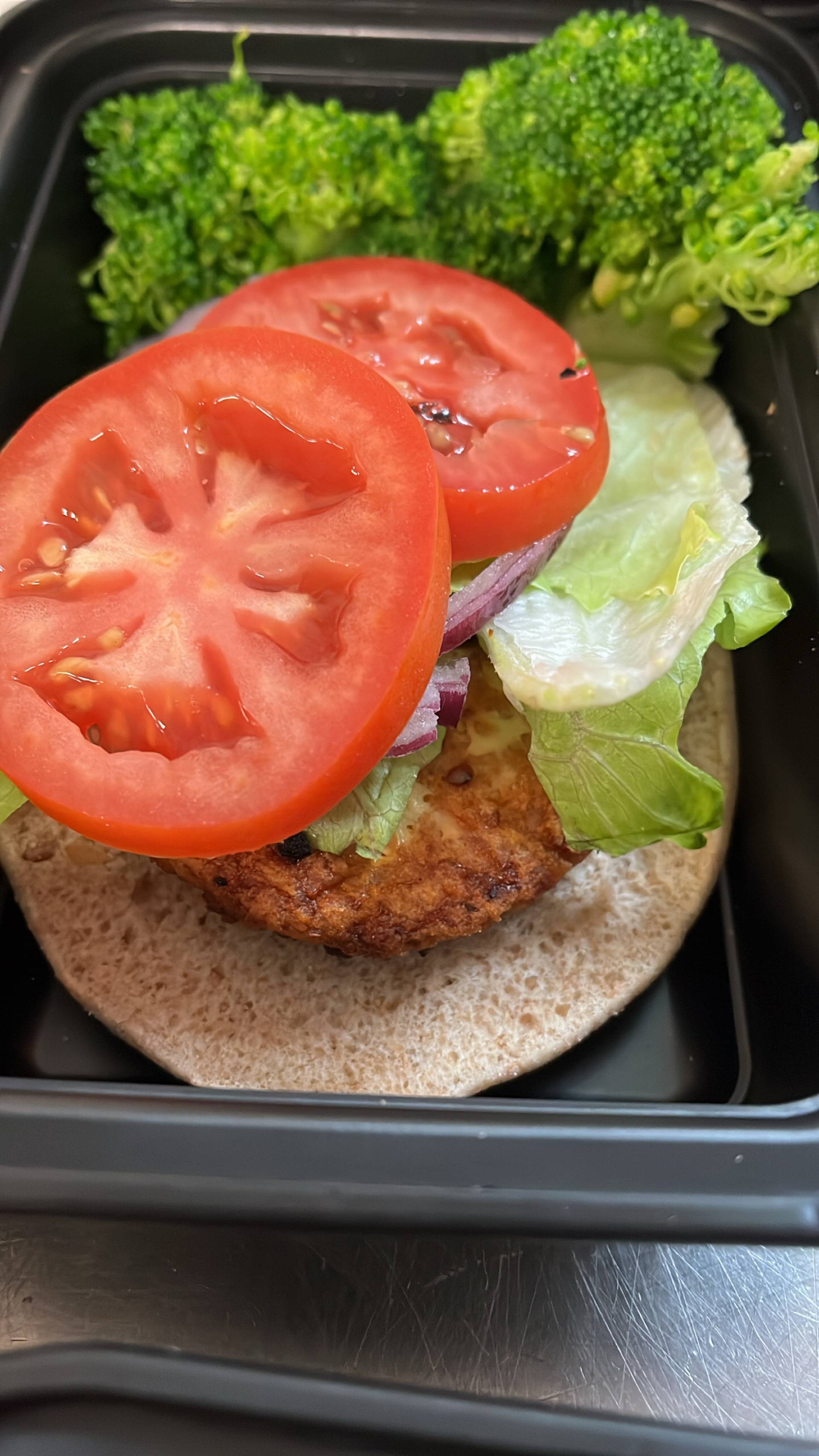 Baked Salmon Burger w/ Red Pepper Aioli